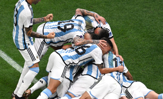 2026世界杯：高卢雄鸡最后的王冠，姆巴佩能否踩着银河登基？